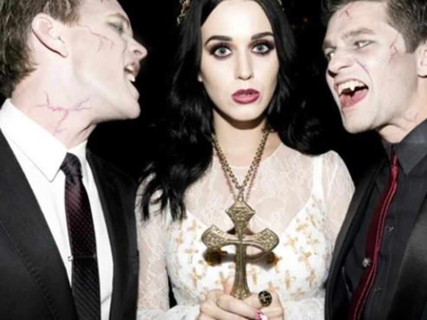 Vorsicht, bissig! Katy Perry wird von blutrünstigen Vampiren heimgesucht - alias "How I Met Your Mother"-Star Neil Patrick Harris und Ehemann David Burtka