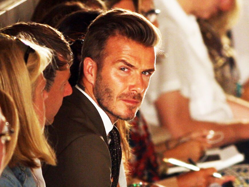 Stolzer Gatte: Fußballstar David Beckham bei der Schau seiner Gatte