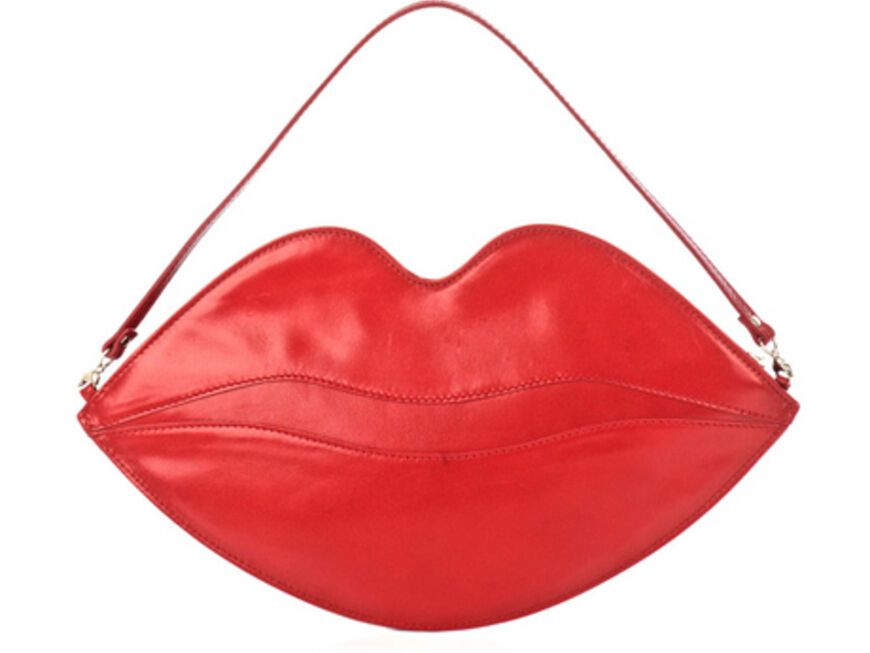 Kiss to go! Knallrote Tasche von Charlotte Olympia über matchesfashion.com, ca. 414 Euro