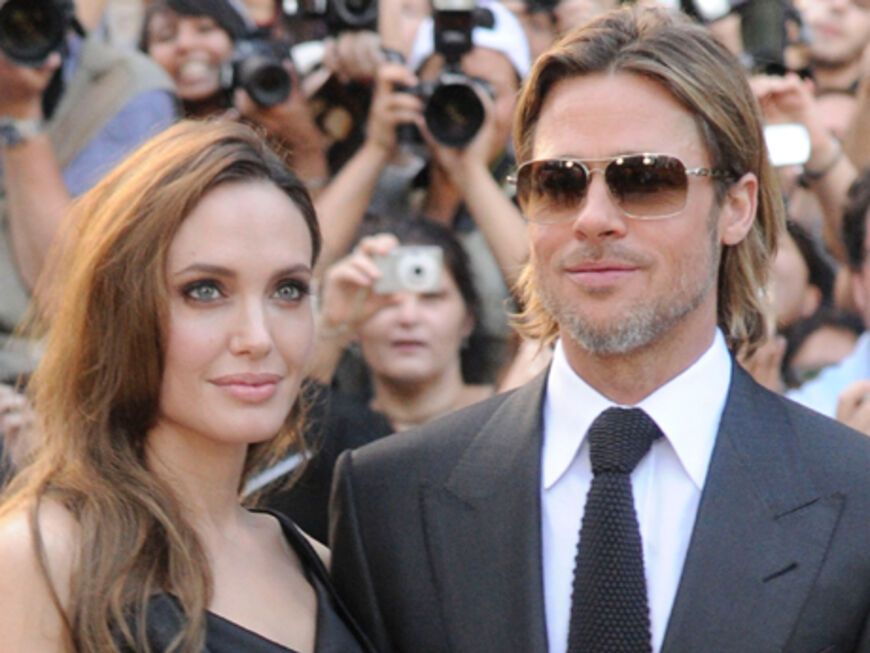 Brads engste Vertraute ist jedoch seine Lebenspartnerin Angelina Jolie. Mit ihr hat er drei leibliche und drei adoptierte Kinder. Gemeinsam macht sich das Paar für soziale Projekte in benachteiligten Ländern stark