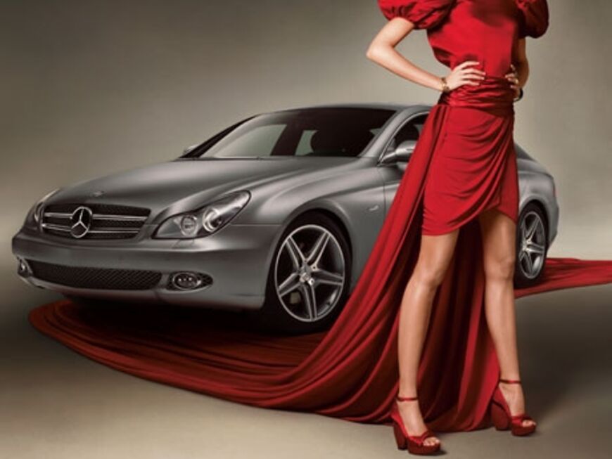 Gemeinsam vor der Kamera: Der Mercedes-Benz CLS 350 CGI Grand Edition und Model Julia Stegner.