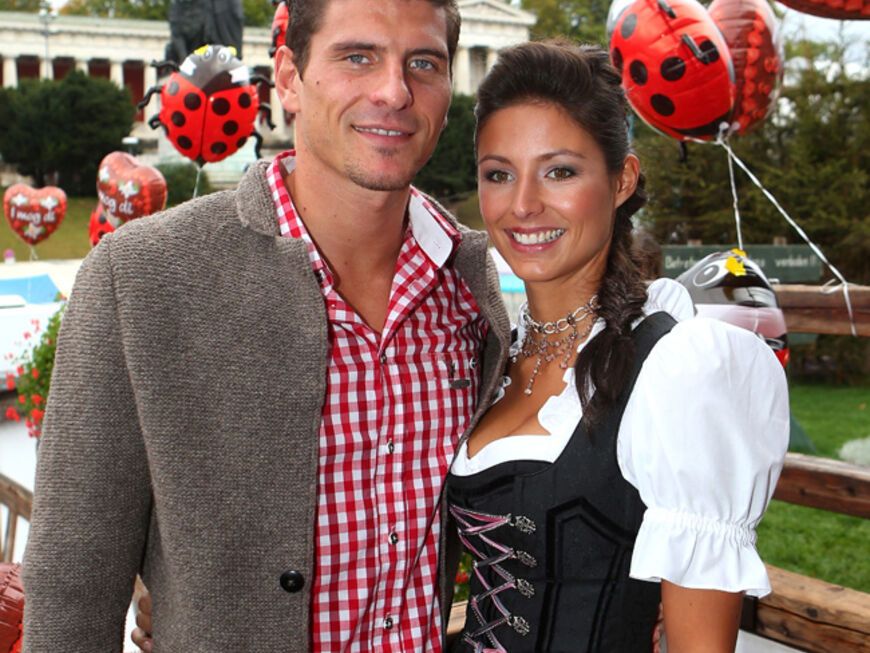 Mario Gomez mit seiner Freundin Silvia
