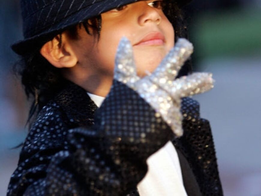 "Der größte Entertainer der Welt ist tot", erklärte ein Jackson Fan vor dem Krankenhaus