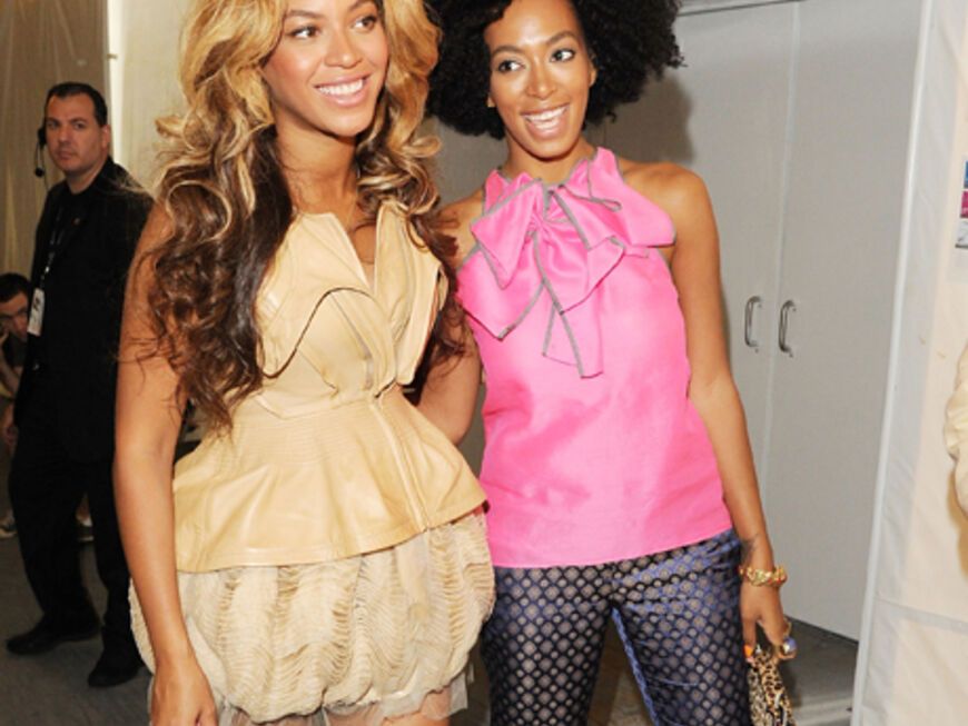 Die schwangere Beyoncé wurde von ihrer Svhwester Solange begleitet