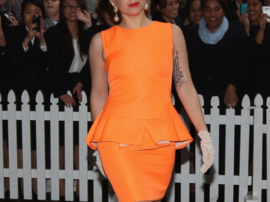 Lady Gaga bekennt Farbe: hier in einem Kleid von Antonio Berardi