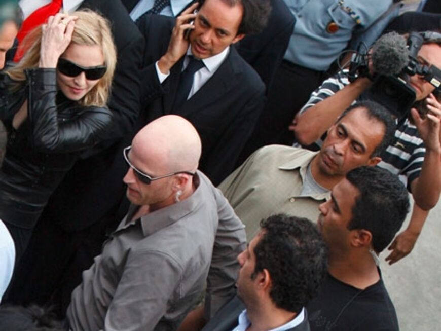 Gut bewacht: Bodyguards sollen Madonna vor aufdringlichen Fans beschützen