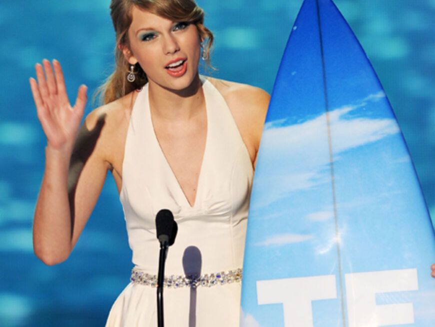 Abräumerin: Country-Star Taylor Swift wurde in folgenden Kategorien geehrt: "Beste Sängerin", "Beste Country-Sängerin", "Beste Country-Single" (für "Mean"), "Bester Break-Up Song" (für "Back to December") und "Bester Star auf dem Roten Teppich"