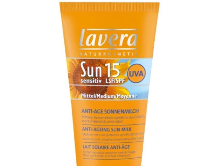 Für das Gesicht "Sun Sensitiv Anti-Age Sonnenmilch LSF 15" von Lavera, 50 ml ca. 10 Euro