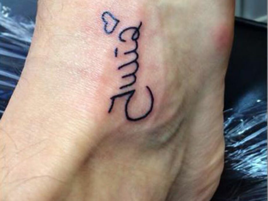 "Ich hoffe, es gefällt dir": Toni Förtsch hat seiner verstorbenen Freundin Julia Pieper mit diesem Tattoo einen Wunsch erfüllt