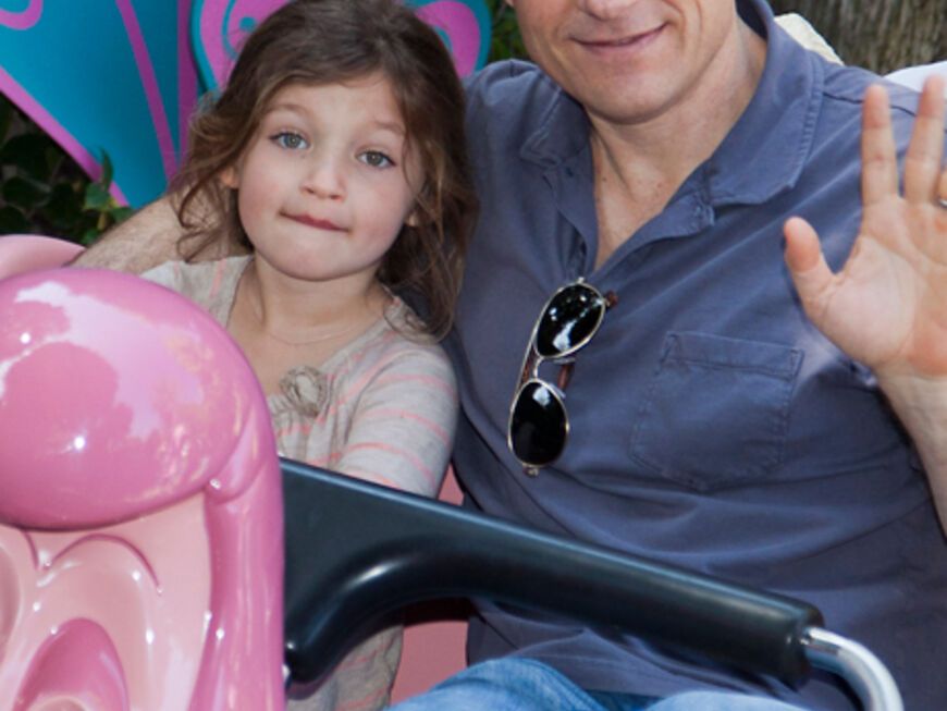 Auch Hollywood-Star Jason Bateman liebt Minnie und Mickey - und machte mit seiner süßen Tochter Francesca einen Ausflug ins Disneyland