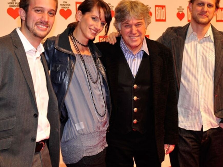 Sänger Rolf Zuckowski brachte seine drei Kinder mit zur Charity-Gala