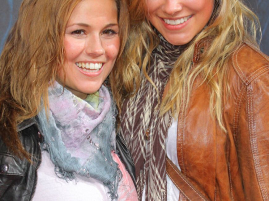 Ex-GZSZ-Star Sarah Tkotsch brachte ihre Schwester Sina mit zur Deutschlandpremiere