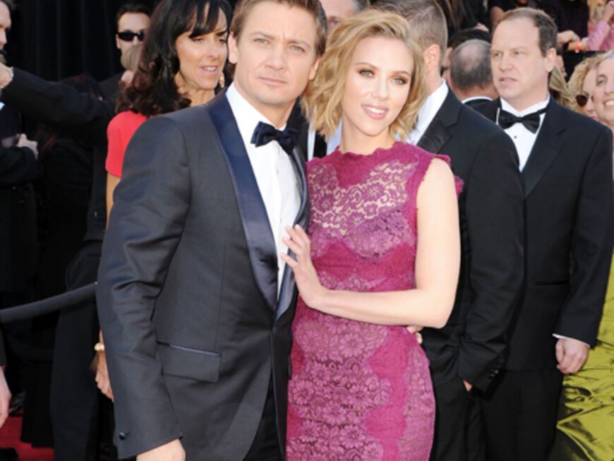 Nur gute Freunde oder geht da was? Jeremy Renner und Scarlett Johansson ﻿turtelten verdächtig viel auf dem Roten Teppich