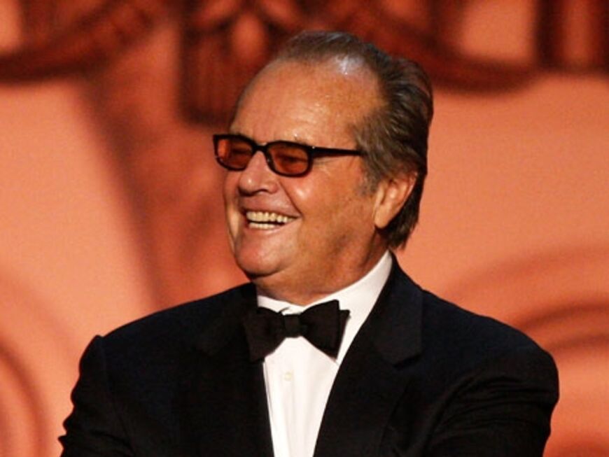 Jack Nicholson galt schon in jungen Tagen als Womanizer. Angeblich habe er mit mehreren tausend Frauen geschlafen und sein besessen von Sex