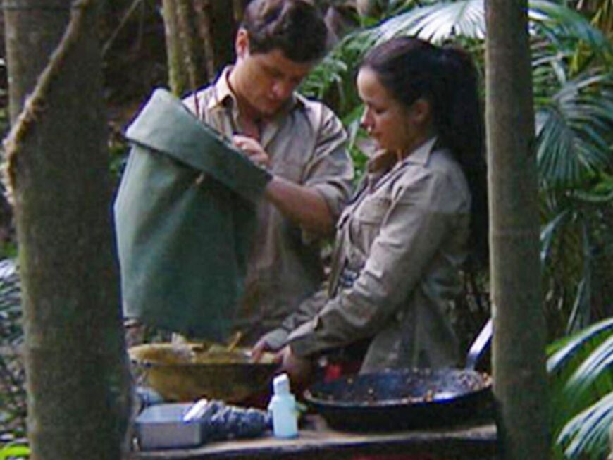 Gemeinsame Sache: Kim und Rocco bereiten das Essen zu
