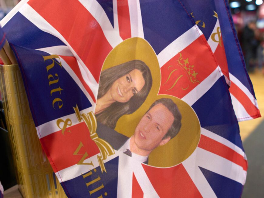 Des Briten ganzer Stolz: Auch die Flagge mit einem Aufdruck der beiden darf natürlich nicht fehlen