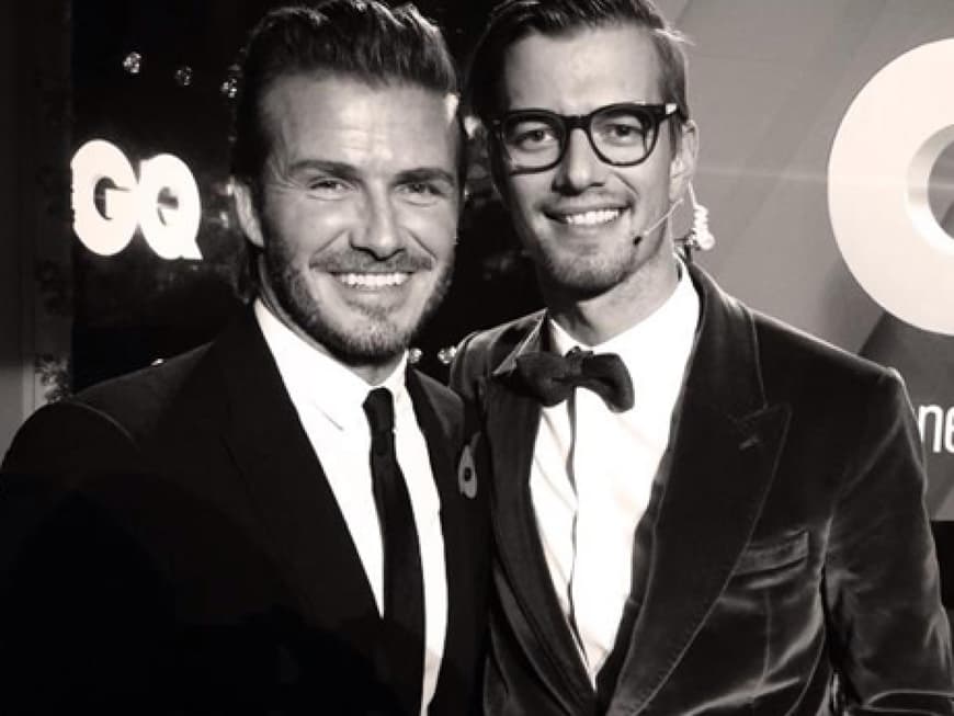 "Er hat sich soo gefreut", schreibt Joko Winterscheidt zu diesem Foto. David Beckham wurde der Gentleman of the Year