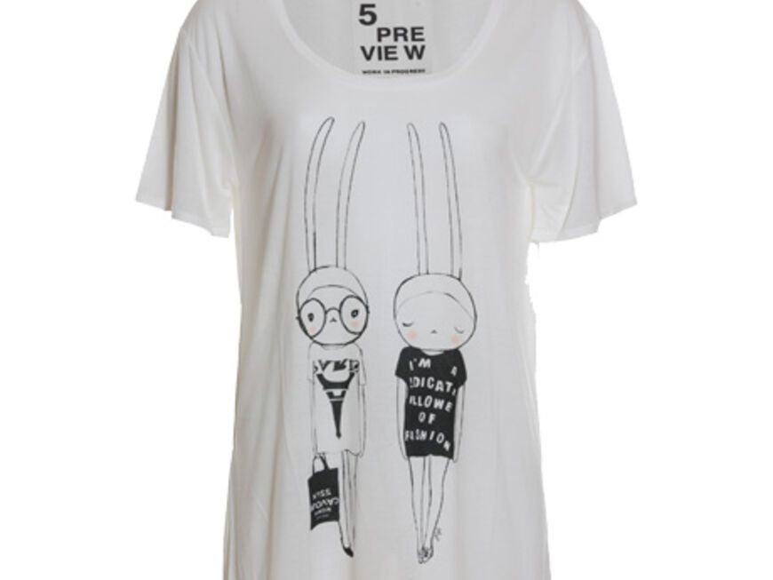 9. August 2012: Zwei Fashion-Bunnys unter sich: witziges Print-Shirt von 5preview über antecedens.de, ca. 80 Euro