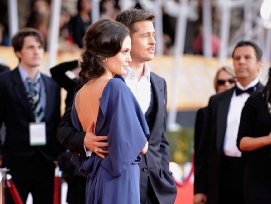 Glücklich wie eh und je - Brad Pitt und seine Freundin Angelina Jolie. Das Paar ist jeweils als bester Hauptdarsteller für einen Oscar nominiert.