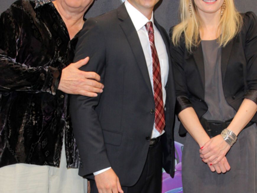 Schauspieler Reinhard Brock mit Manou Lubowski und Comedian Martina Hill