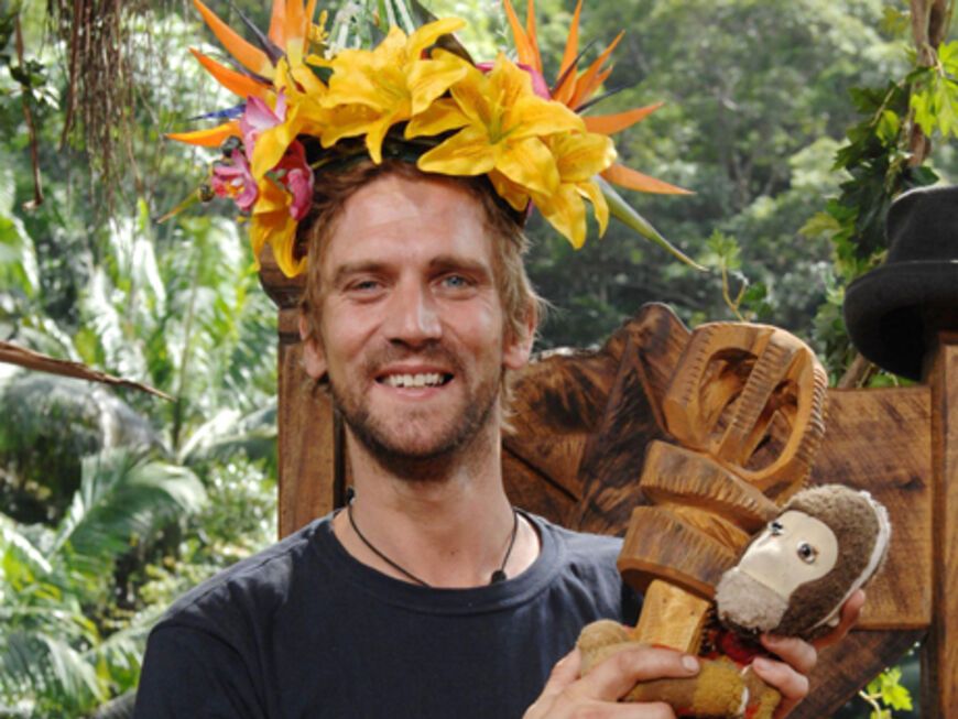 Peer Kusmagk ist der Dschungelkönig 2011! Am 29. Januar wählten die Zuschauer den Moderatoren nach fast zwei Wochen zum strahlenden Sieger der fünften Staffel von "Ich bin ein Star - holt mich hier raus!"