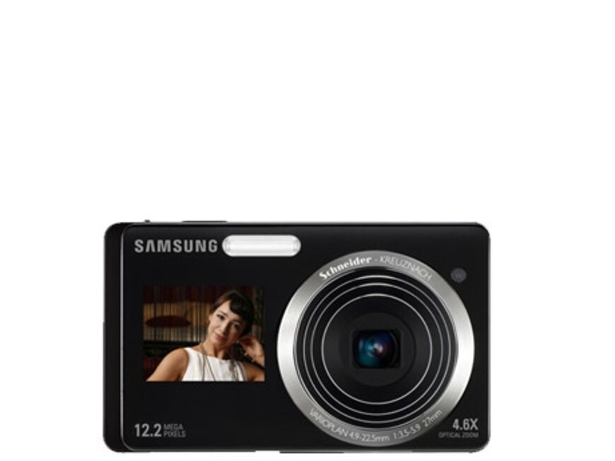 Die Samsung ST550 ist die weltweit erste Kamera mit zwei Displays - einem vorne und einem auf der Rückseite und erleichtert damit beispielsweise Selbstportraits. Von Samsung, ca. 399 Euro