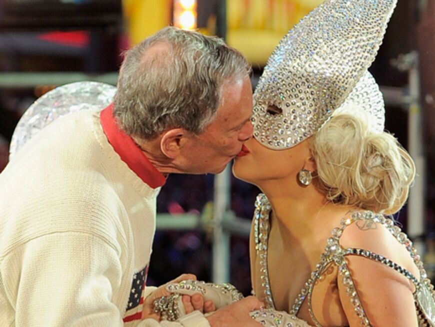 Ein Kuss für einen Superstar: New Yorks Bürgermeister Michael Bloomberg bedankte sich mit einem fetten Knutscher bei der Pop-Queen