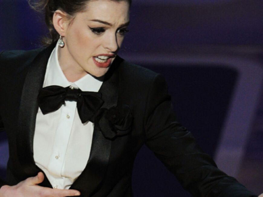 Unzählige Outfit-Wechsel machen Anne Hathaways Auftritte zu echten Überraschungen