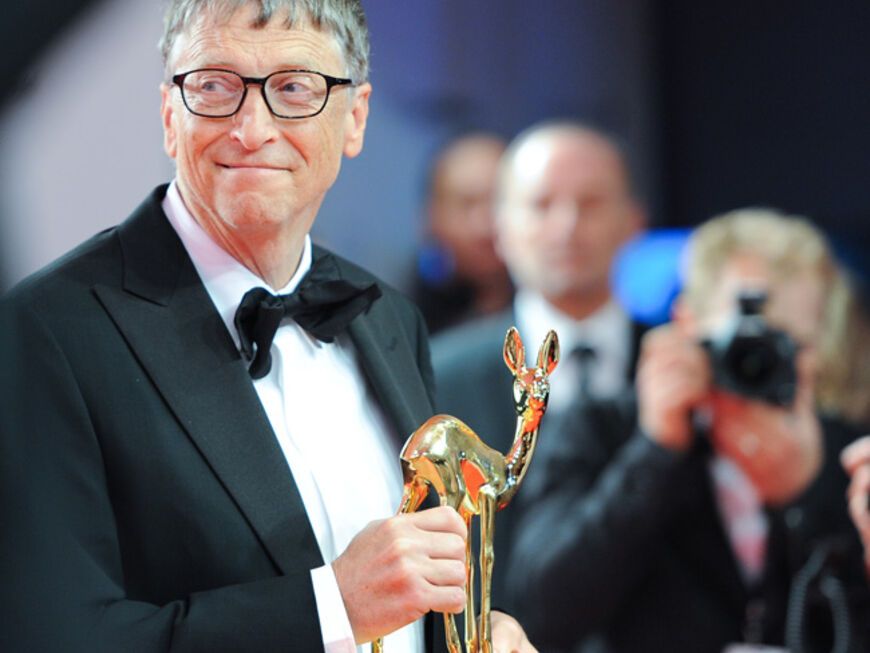 Der wohl reichste Mann im ganzen Saal: Microsoft-Gründer und Milliardär Bill Gates. Seine Frau Linda und er bekamen den Milleniums-Bambi für ihre außerordentlichen wohltätigen Verdienste´ 
