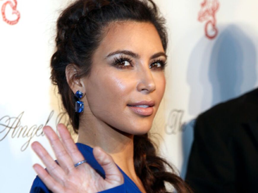 Der "Angel Benefiz Ball 2012' in New York zog gestern, Montag 22. Oktober, zahlreiche Promis an. Kim Kardashian sah noch etwas müde aus