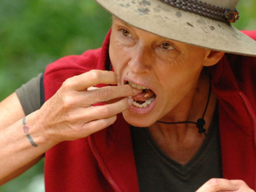 Brigitte bekommt in ihrer letzten Prüfung Dschungel-Köstlichkeiten aufgetischt. Doch sie isst tapfer alles