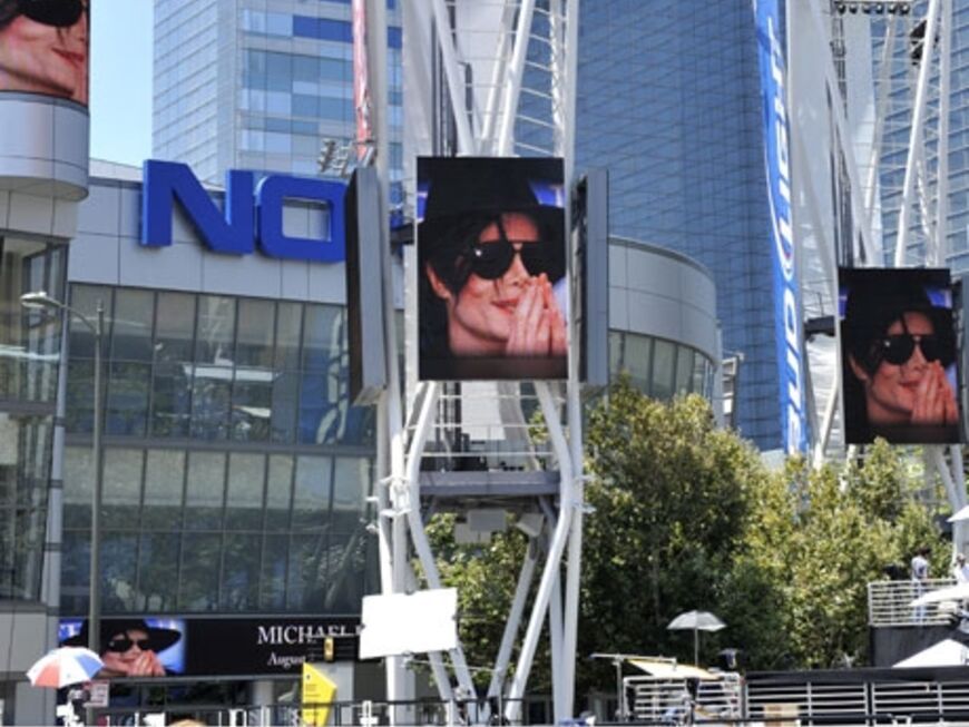Michael Jackson ist überall: Im Nokia Theatre sollen auf mehreren Leinwände die Ereignisse aus dem Staples Center übertragen werden