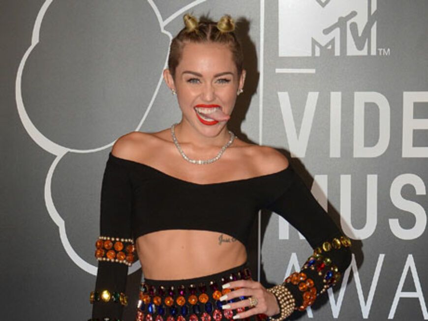 Miley Cyrus liebt die Provokation. Doch ihr Auftritt bei dem MTV VMAs 2013 sorgte für Spott und Häme