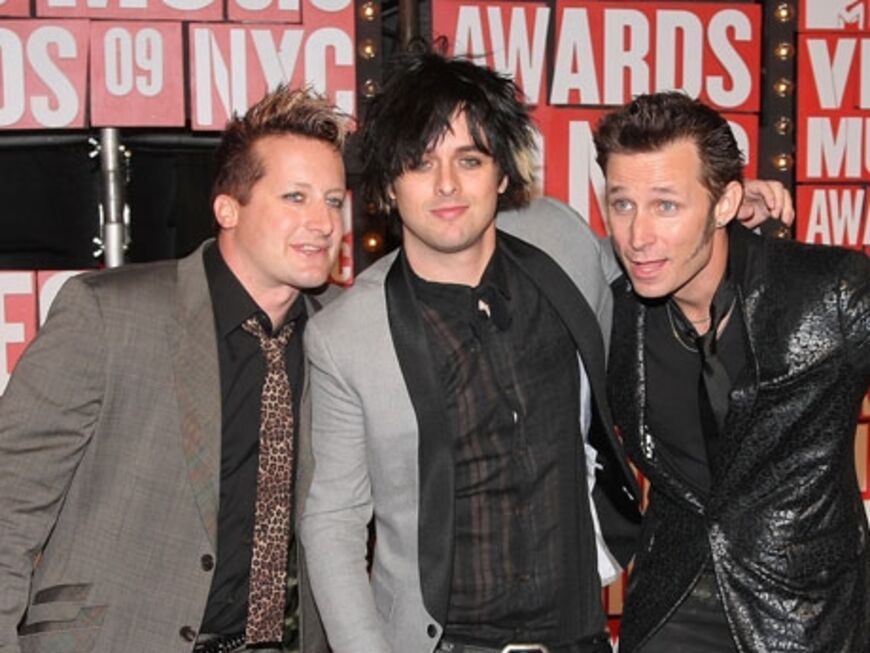 Die Jungs von "Green Day" hatten in der New Yorker Radio City Music Hall viel Spaß und einen guten Grund zum Feiern: Ihr Video zur Single "21 Guns" gewann in der Kategorie "Best Rock Video" einen MTV-Moonman