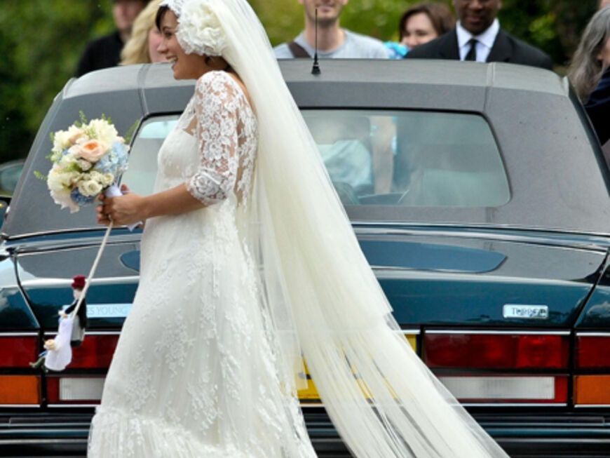 Here comes the bride: Lily strahlte über das ganze Gesicht