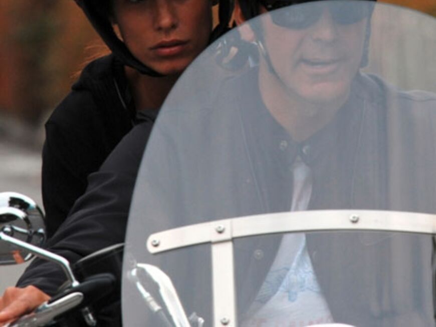 George Clooney heizt mit seiner neuen Flamme Elisabetta Canalis durch Italien
