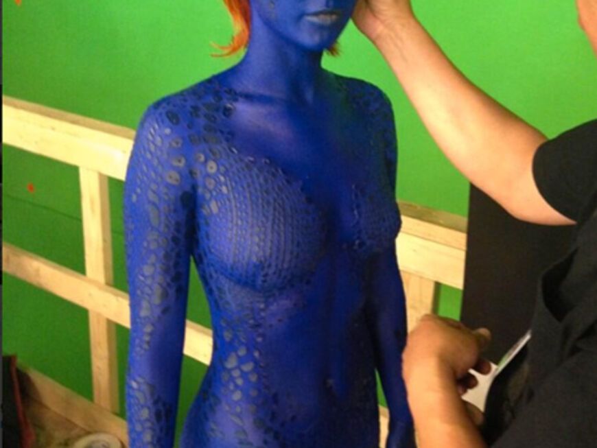 Erstes Bild vom Set: Jennifer Lawrence in einem hautengen Body-Suit für ihre Rolle der "Mystique" in "X-Men"