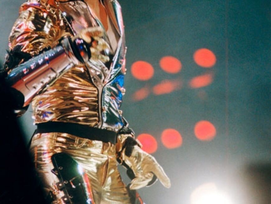 1987-1989 tourt Michael Jackson um die Welt