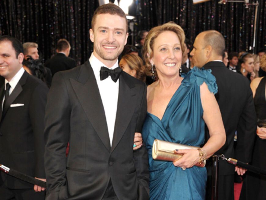 Justin Timberlake kam statt mit Freundin Jessica Biel, mit seiner Mutter