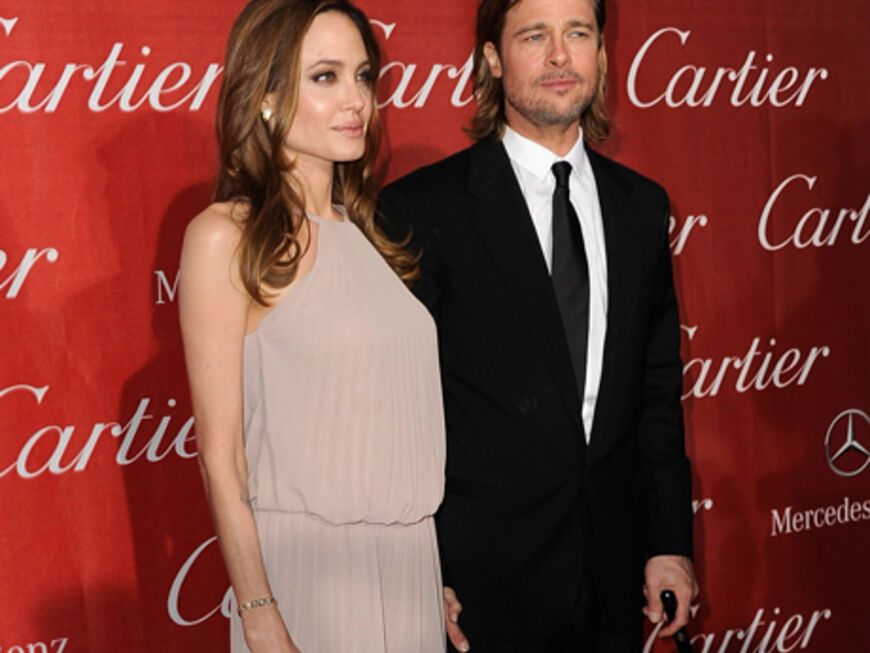 Star-Auflauf in Los Angeles: Zum Auftakt des 23. Palm Springs Film Festival gaben sich Promis wie Angelina Jolie, Brad Pitt oder Tom Hanks die Klinke in die Hand. Einer sorgte für viel Aufsehen: Wieso kam Brad Pitt an Krücken?