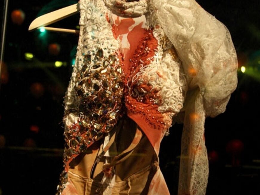 Das blutverschmierte Outfit von Lady GaGa