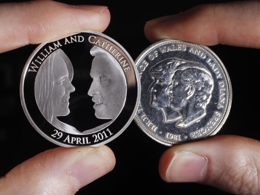 Neuauflage: Wie schon zu Dianas und Charles' Hochzeit wurde auch für dieses royale Ereignis extra eine Münze geprägt, die Kate & William, sowie ihr Hochzeitsdatum zeigen