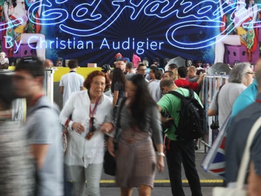 Der nächste Höhepunkt (02. Juli 2009): Am zweiten Messetag präsentiert Christian Audigier persönlich die neuen Kollektionen von Ed Hardy und Christian Audigier... 