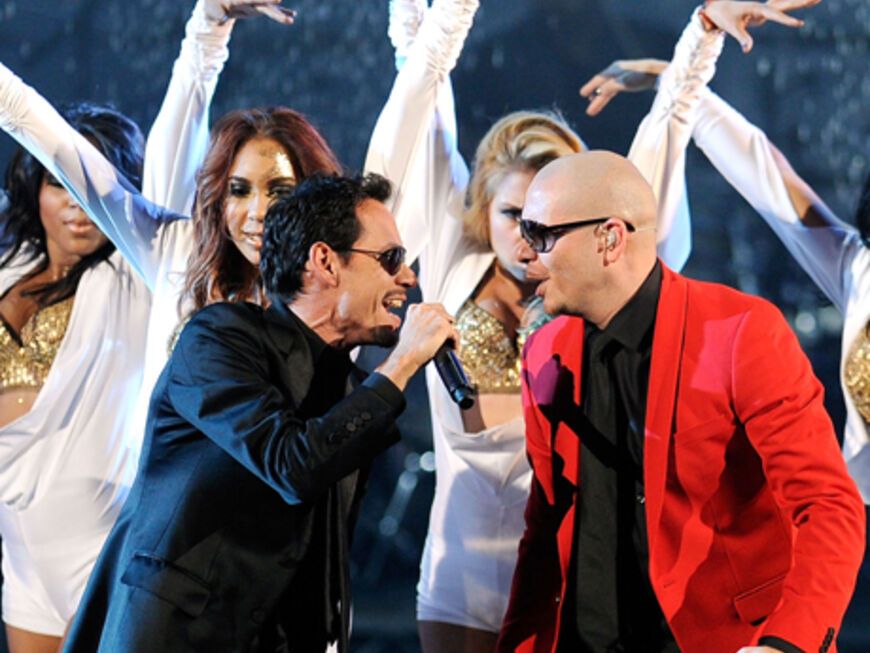 Party, Party, Party: Marc Anthony und Pitbull schmetterten ihren Hit "Rain Over Me"