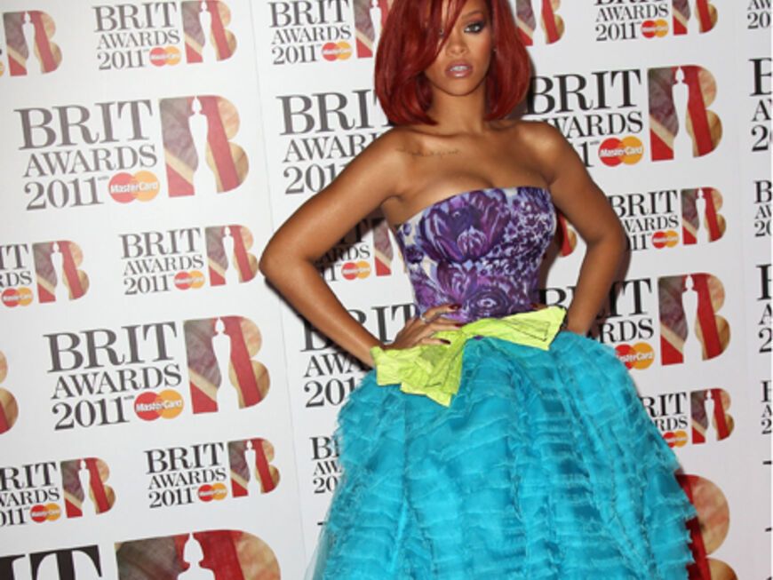 Nach den Grammys reiste die gesamte Musik-Prominenz nach London zu den BRIT Awards. Die wurden am Dienstagabend (15.2.) in der ausverkauften O2 Arena vergeben. Mit dabei: Rihanna, Justin Bieber, Take That und viele mehr!