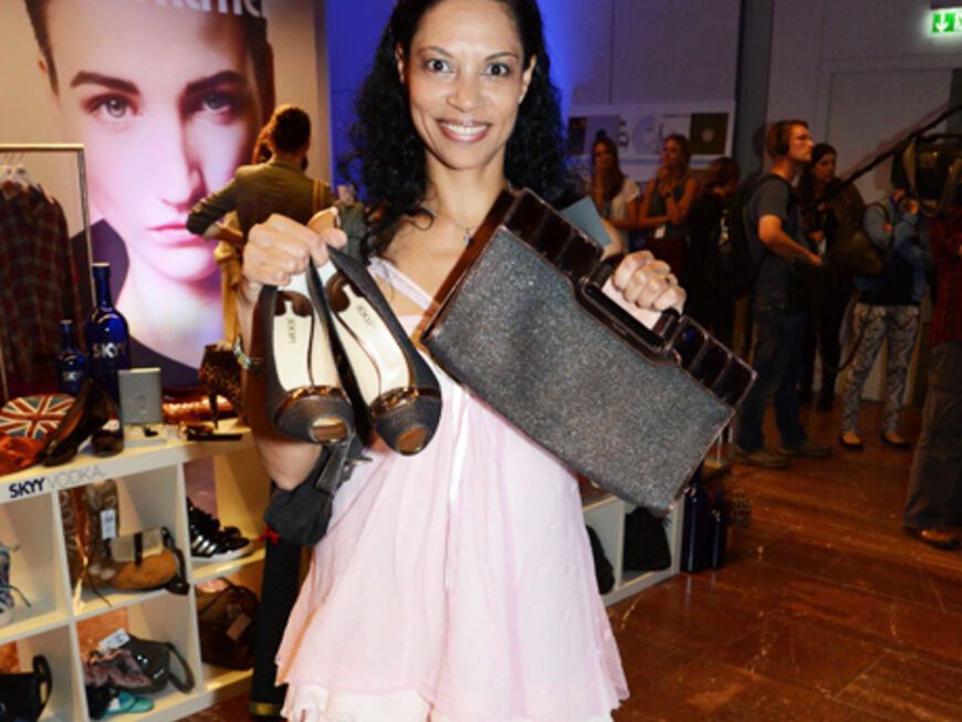 Happy: Chantal de Freitas ergatterte Schuhe