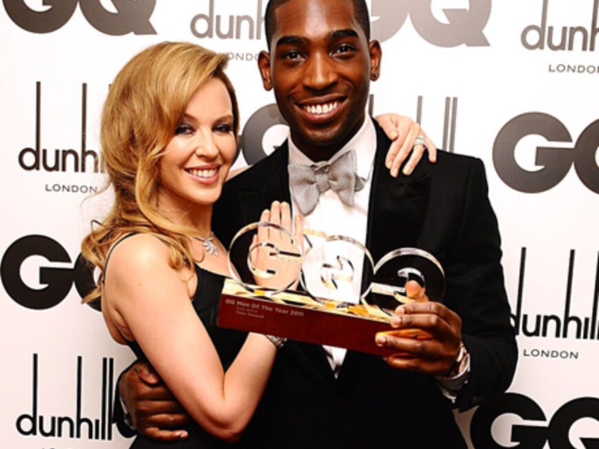 Bei der Verleihung der "GQ Men of Year"-Awards stehen eigentlich die Männer im Mittelpunkt, doch an sexy Frauen fehlte es nicht ... Kylie Minogue freut sich mit Tinie Tempah