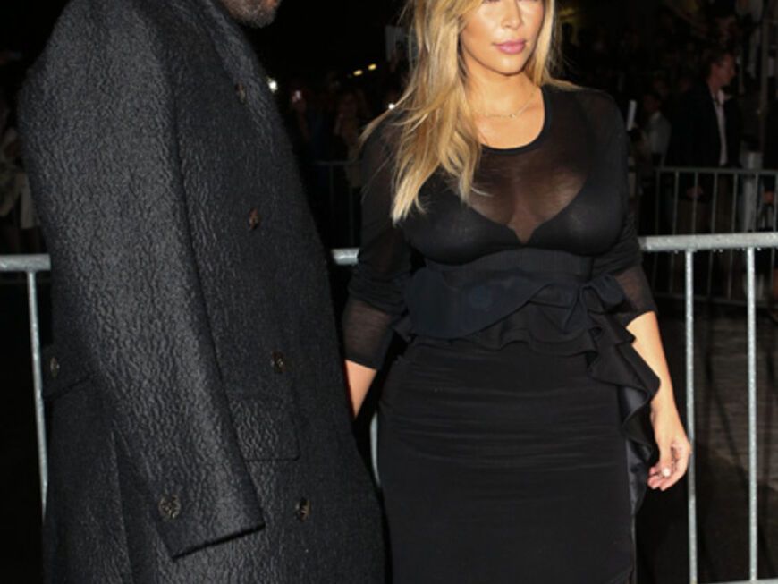 Gemeinsam mit Kanye West besuchte sie die Pariser Fashion Week