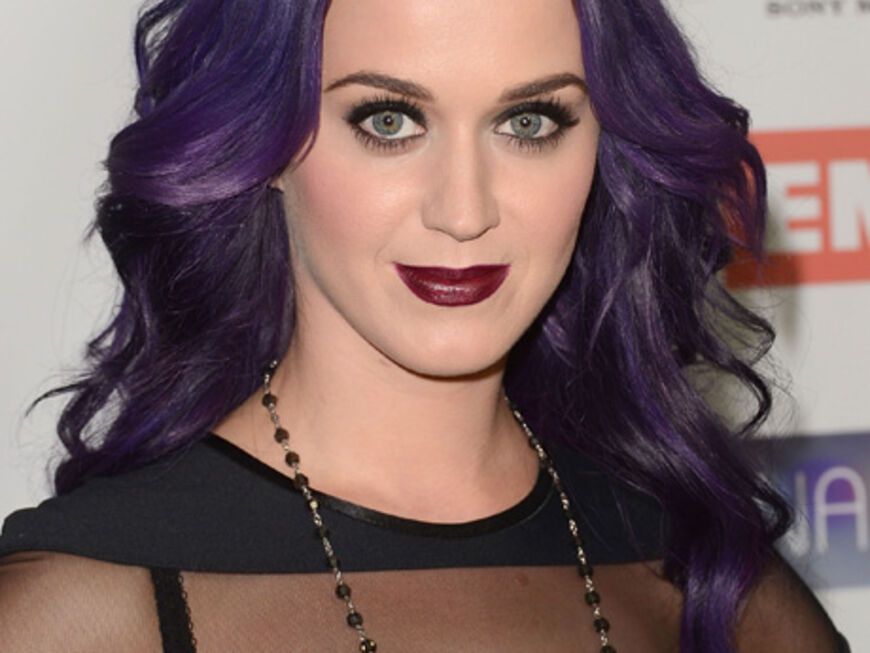 Am Donnerstag, 10. Mai, wurden die Narm Music Biz Awards verliehen, bei denen ein Star für einen ganz besonderen Auftritt sorgte: Katy Perry erschien nämlich im Gothic-Look