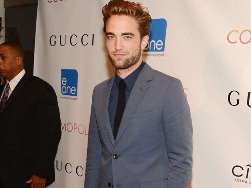 Derzeit macht Robert Pattinson mehr Schlagzeilen mit seinem Beziehungsstatus - Freundin Kristen Stewart hat ihn betrogen. Doch Rob stellte sich den Journalisten und Fotografen im Big Apple